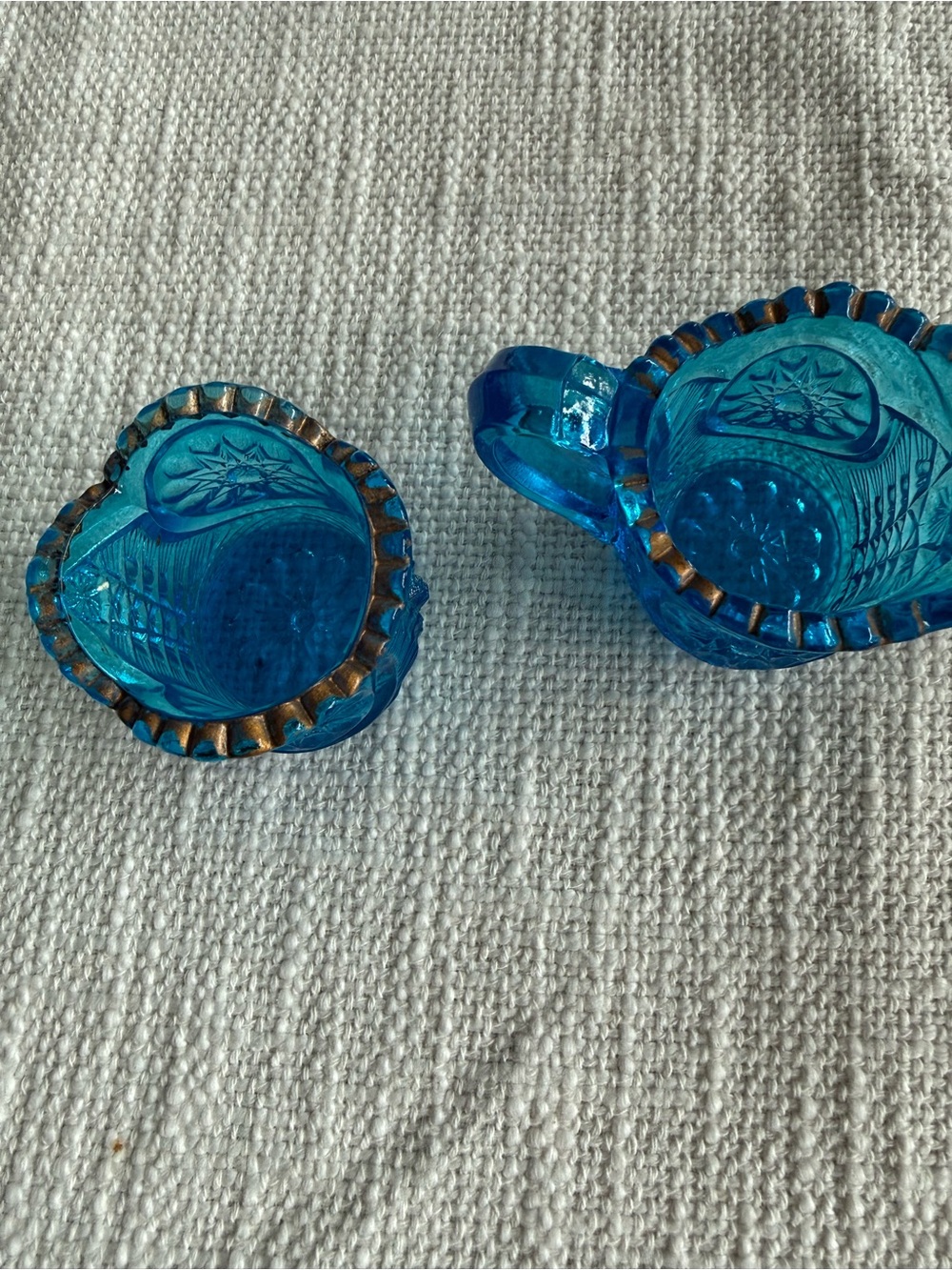 vintage L.E. Smith azure blue glass creamer and sugar set - Picture 7 of 7